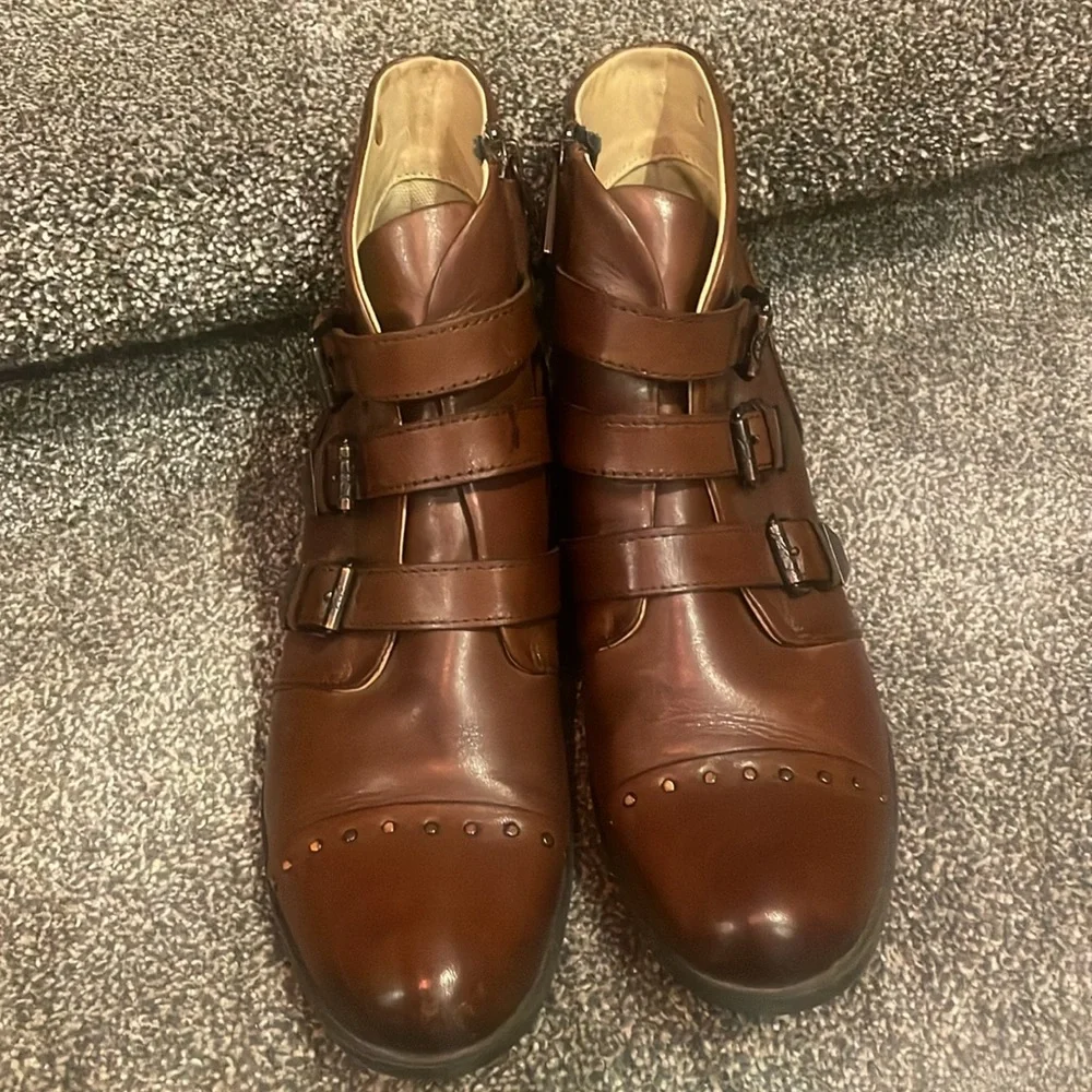 Bussola Leather Ankle Boots - Picture 4 of 10